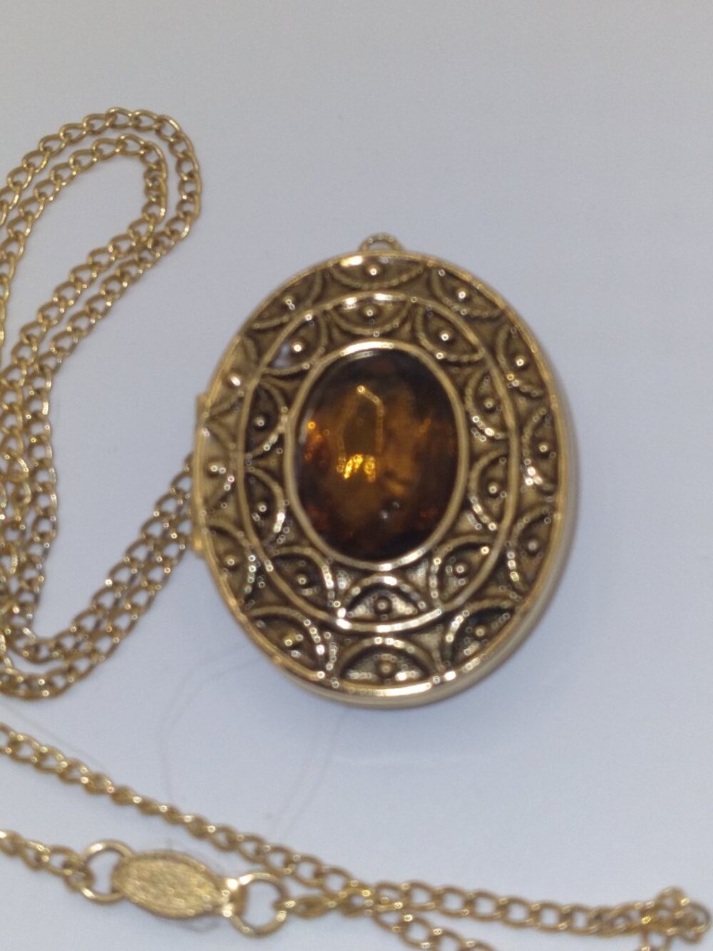 Vintage 1966 Avon Locket Brooch/pendant 28'' Necklace Solid Perfume Locket